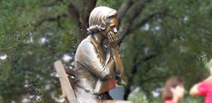 Gold Star Mom lifesize bronze monumental bronze by Tom White, public bronze commission sculptor, Brazoria County Ring of Honor veterans memorial bronze statue, military sculpture memorial
